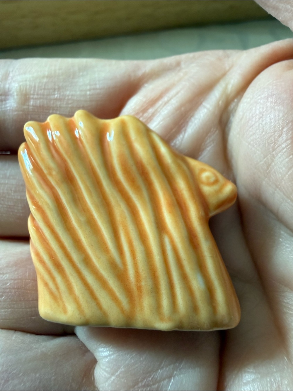 Wade miniatures.   Goldfish - Picture 3 of 3